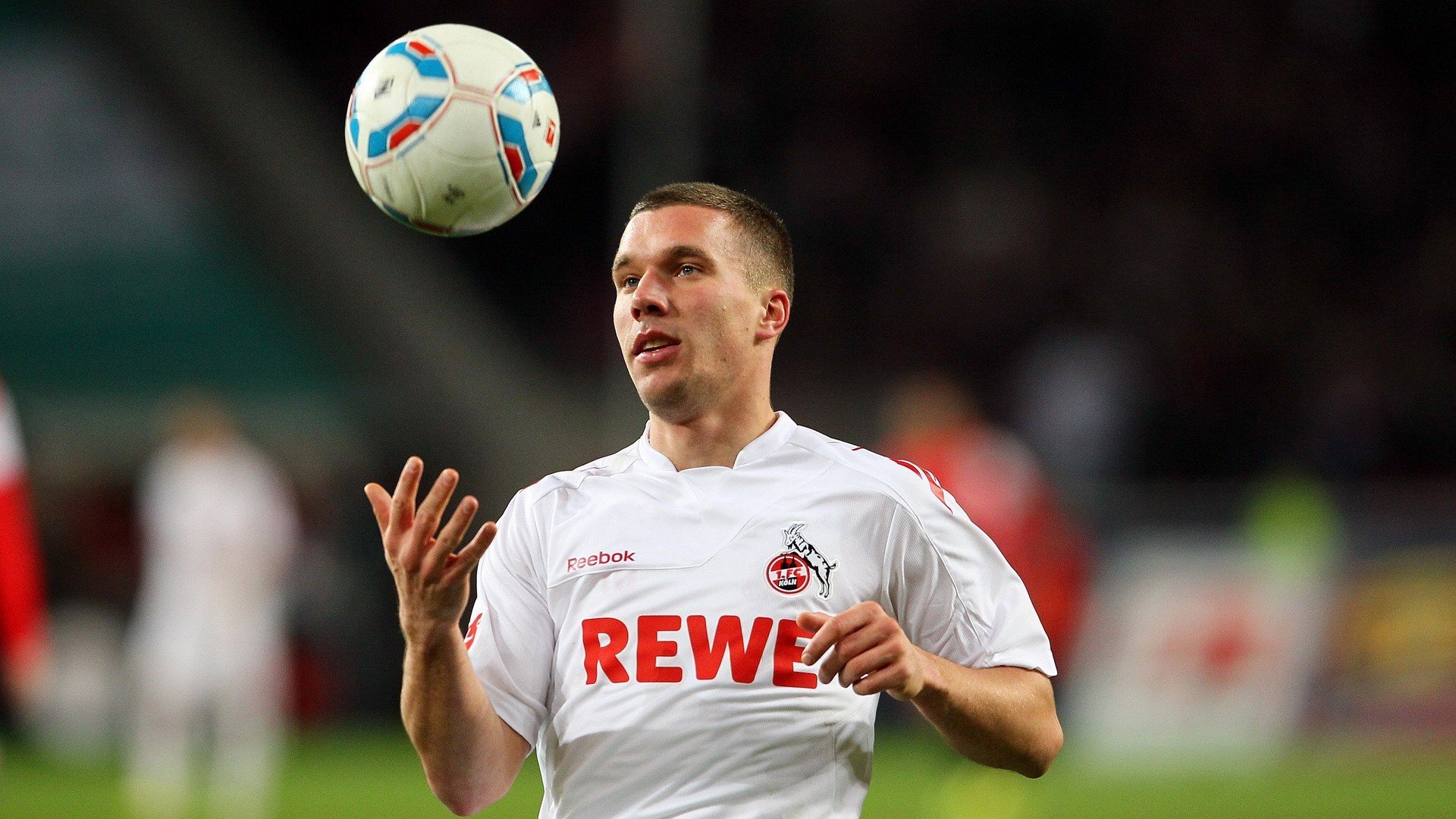 老鹰展翅击溃火箭，克莱世界排名战上演王者接管