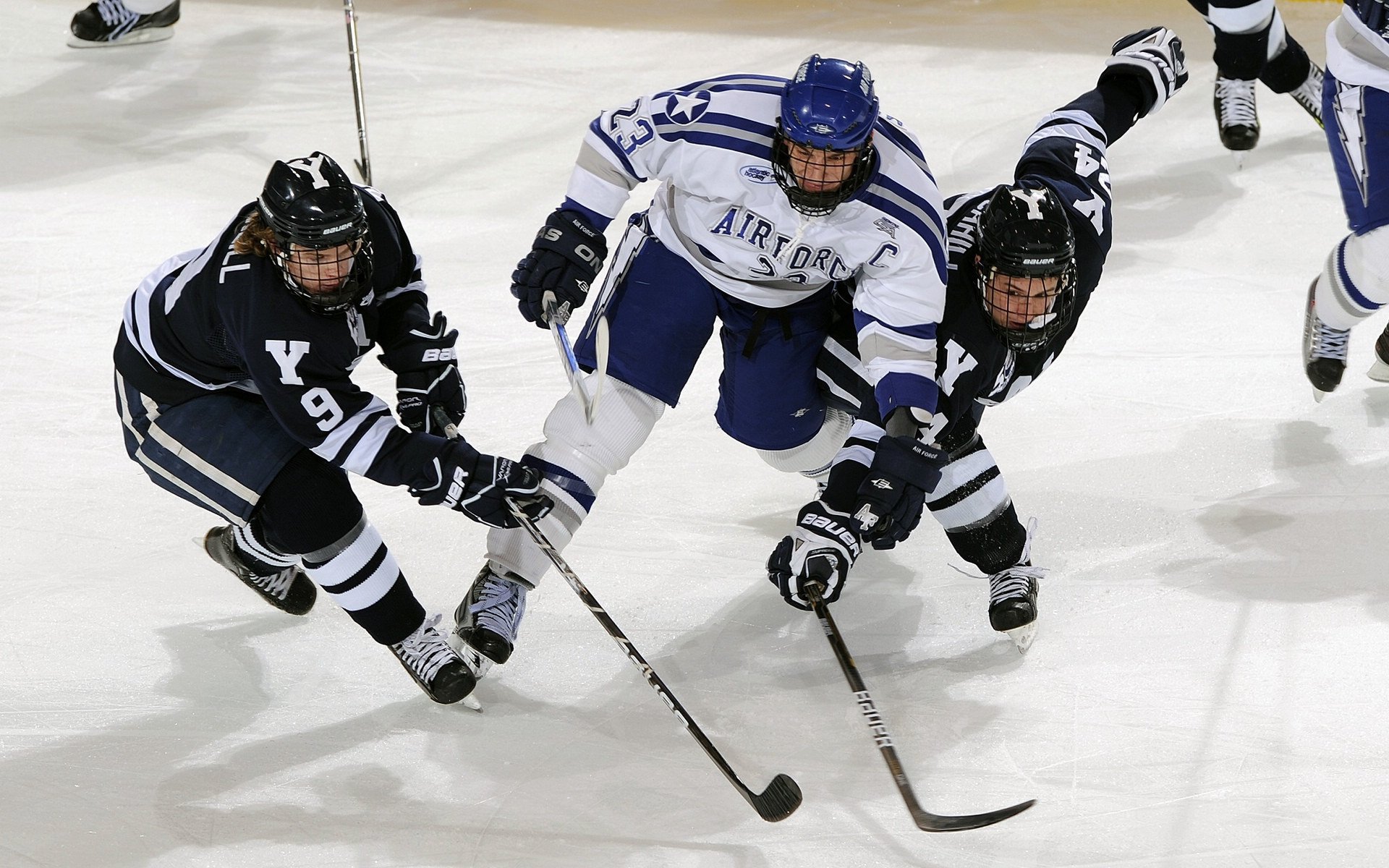 羽坛新纪元，印度队碾压印尼队创历史，安赛龙惊艳四座展王者风范